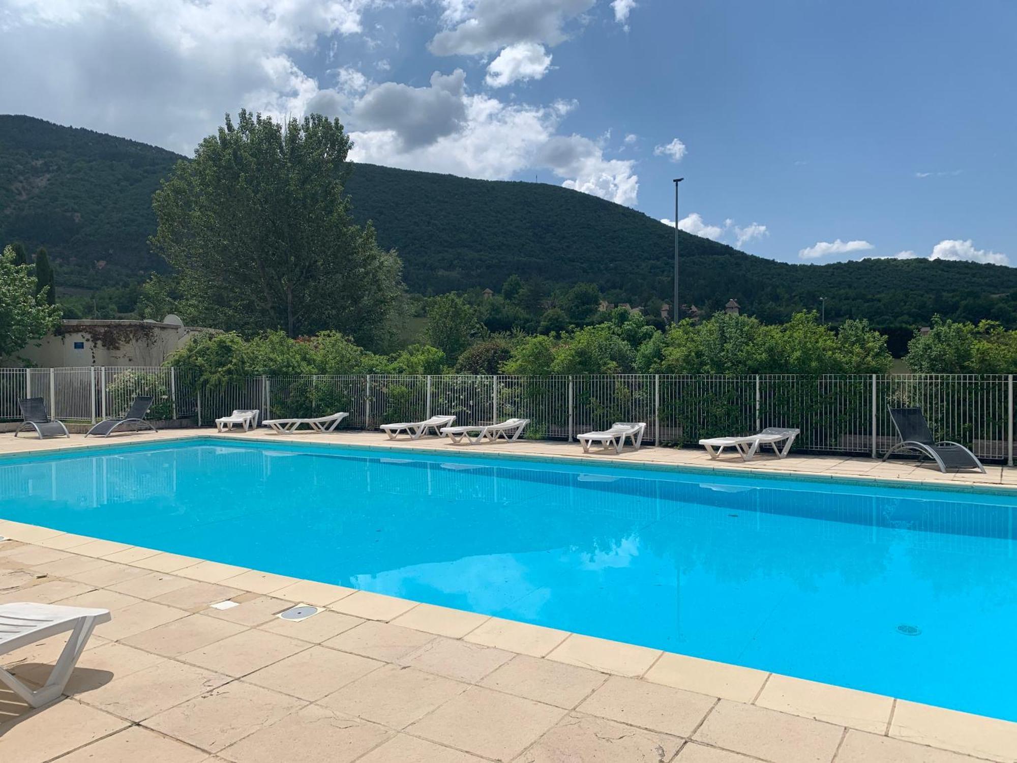 Hameau Des Sources, Fontaine De La Justice Montbrun-les-Bains